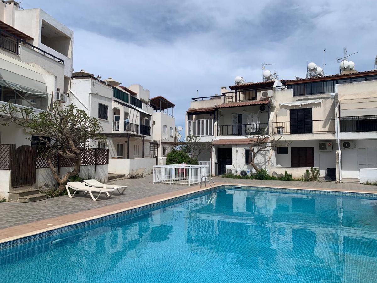 Theodoros Apt.22 파라림니 외부 사진
