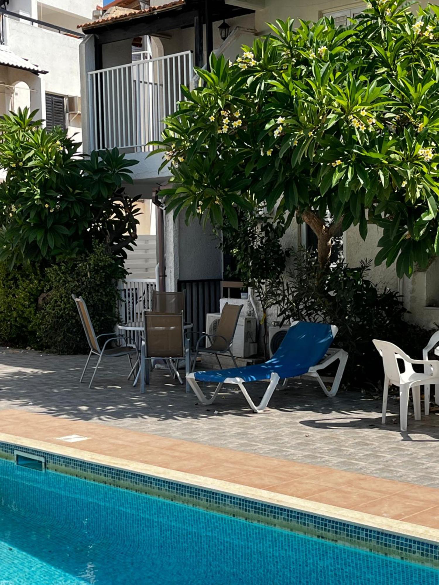 Theodoros Apt.22 파라림니 외부 사진