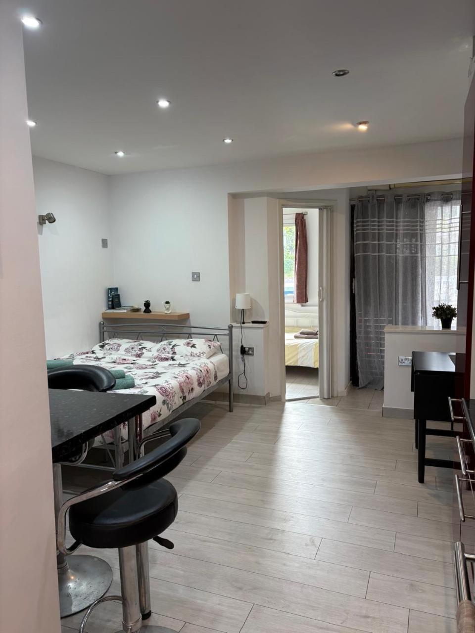 Theodoros Apt.22 파라림니 외부 사진